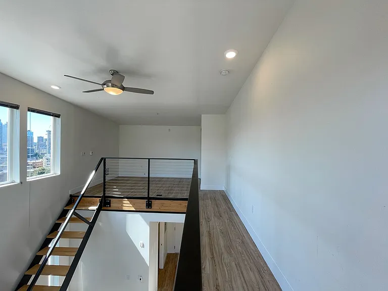 The Local 422 — Photo 27