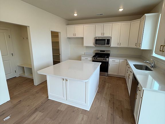 4th image of 1669 S 3725 W Suite W