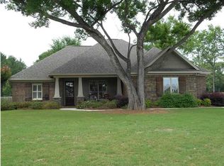 73 Maplewood Dr, Wetumpka, AL 36093