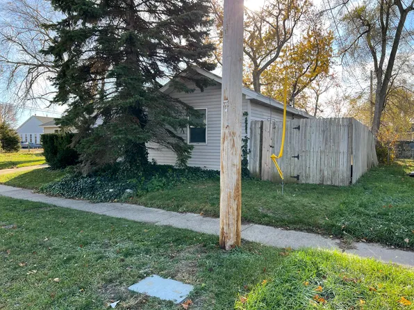 150 Frontenac St SE, Wyoming, MI 49548