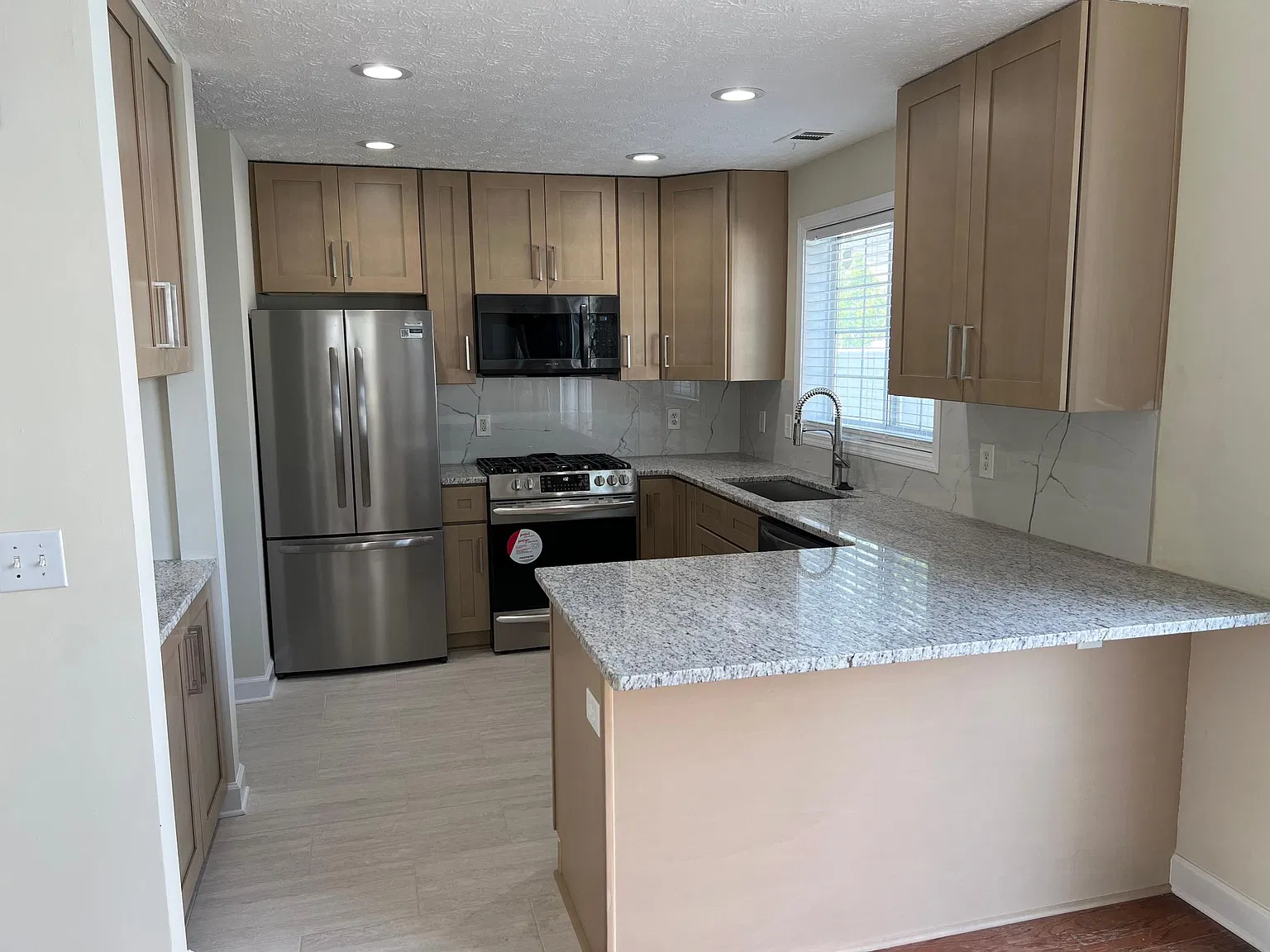 3 bed, 2.5 bath, $2,450 — Photo 3