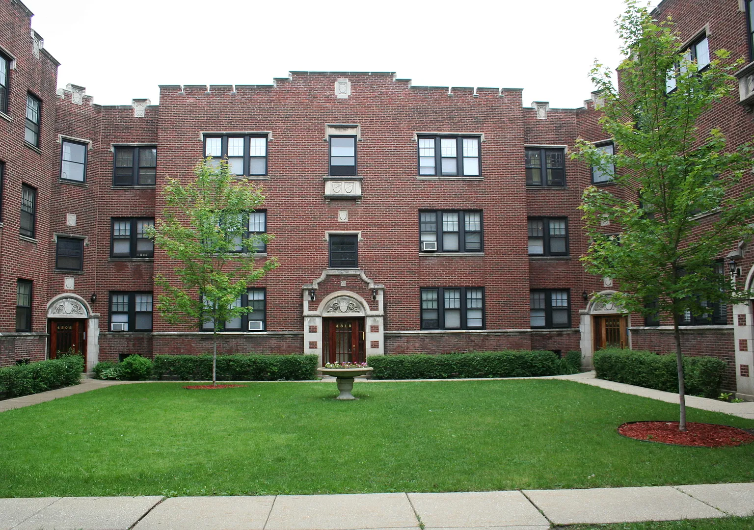 Linder/ Lawrence Apartments — Photo 1