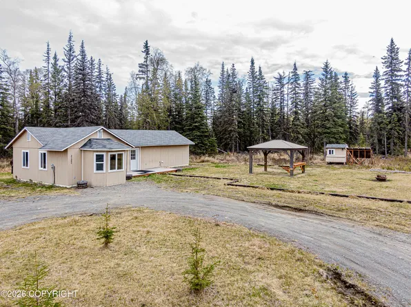 37382 Wanda Gail St, Kenai, AK 99611