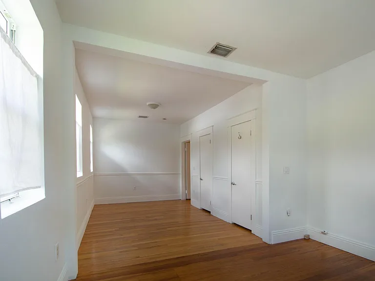 336 SW 18th Ter — Photo 16