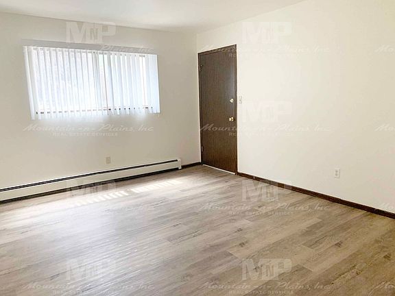 3rd image of 1729 Palm Dr #B