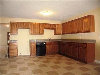 2nd image of 918 West Dr