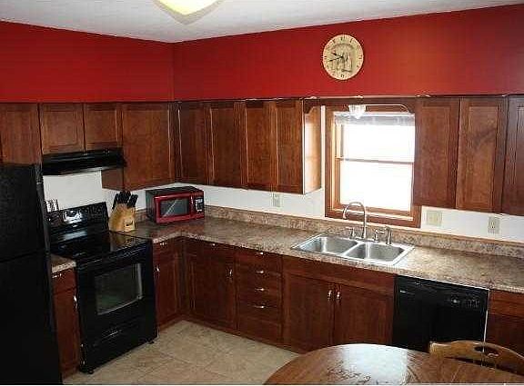 3rd image of 111 Lyndale Ave N