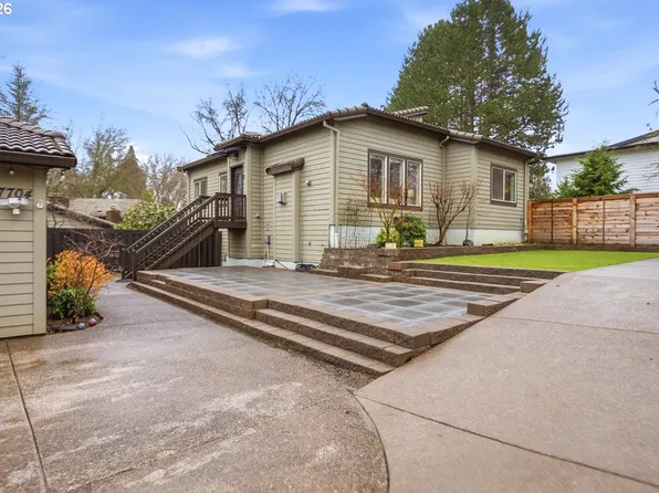 7704 SW Cresmoor Dr, Beaverton, OR 97008