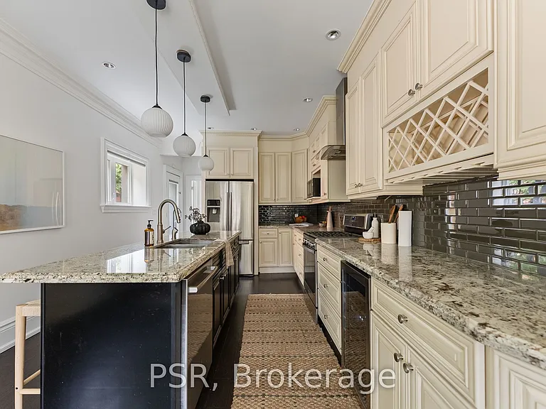 126 Dovercourt Rd — Photo 13