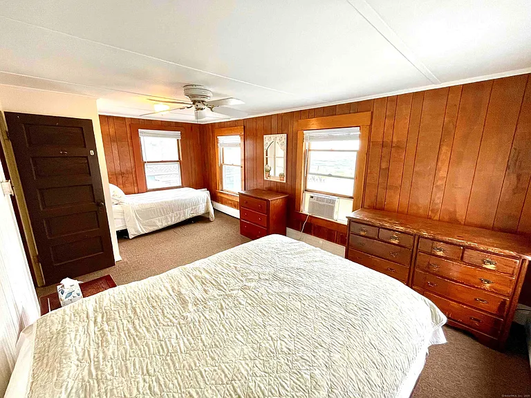 795 E Broadway — Photo 11