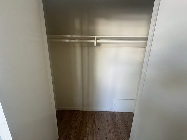450 Midvale Ave — Photo 14