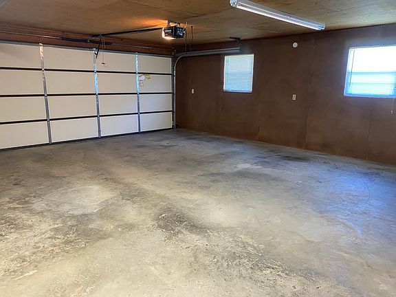 3rd image of 1396 Nix Rd