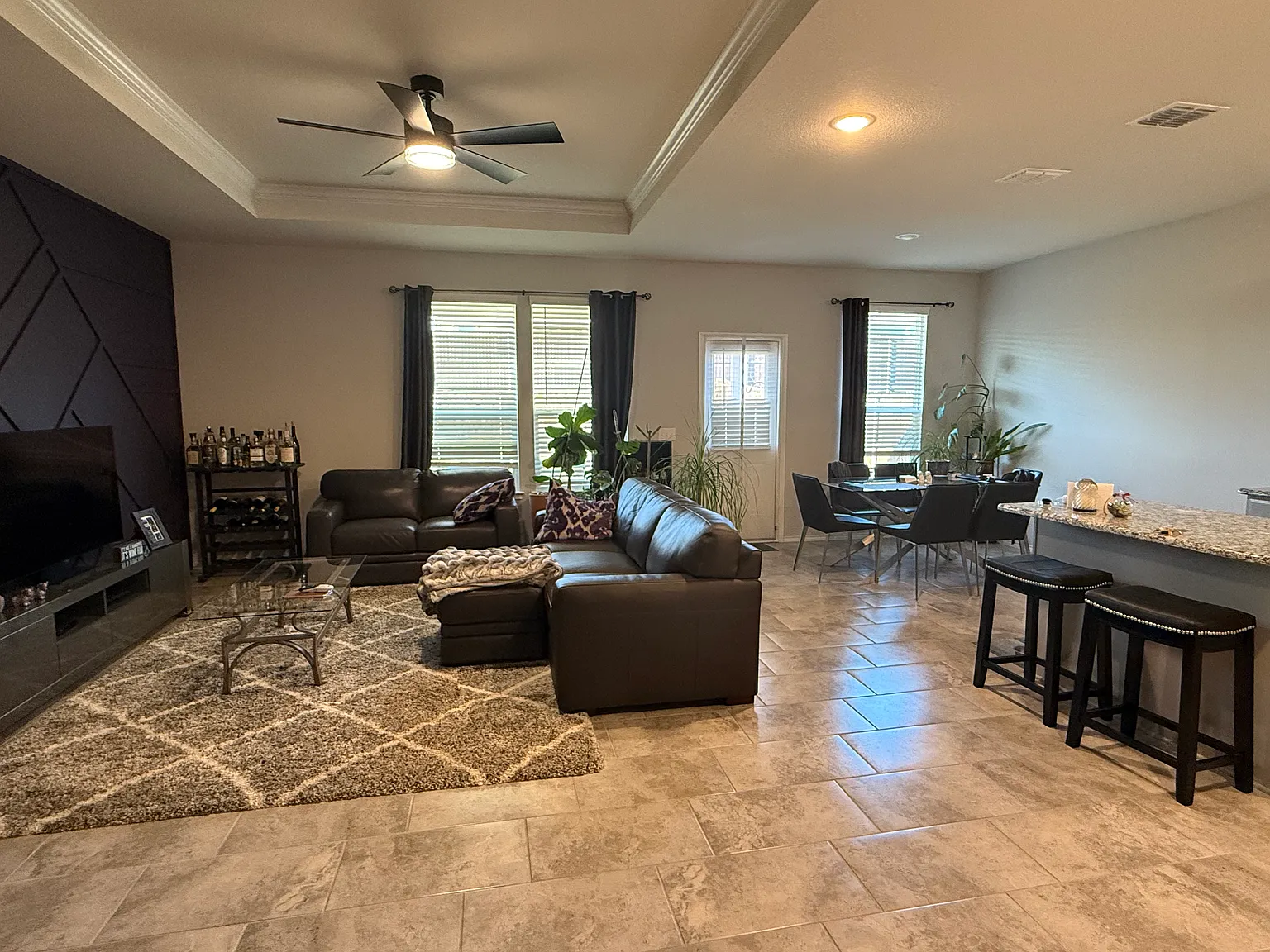 3 bed, 1681 sqft, $2,300 — Photo 4