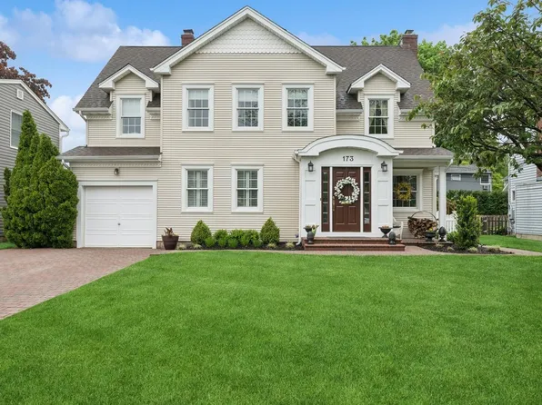 173 Willow Street, Garden City, NY 11530