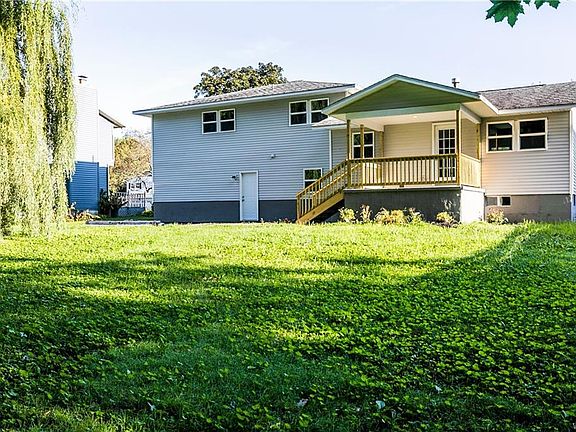 3rd image of 119 Colony Park Dr