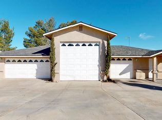 12253 Riggins Rd, Phelan, CA 92371