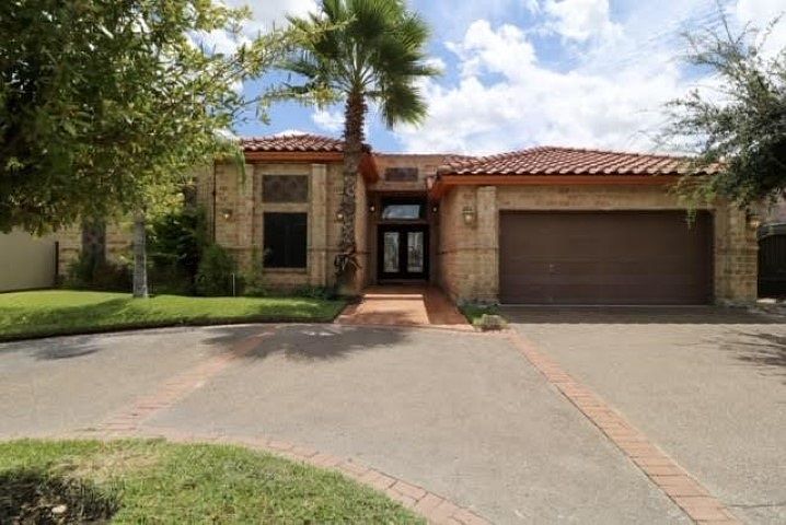 1st image of 211 Lake Carnegie Ct
