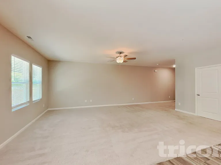 105 Meadow Vista Ln — Photo 3