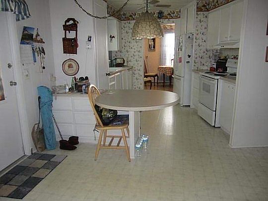 2nd image of 1279 Mayflower Dr