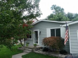 39650 Arbor St, Harrison Township, MI