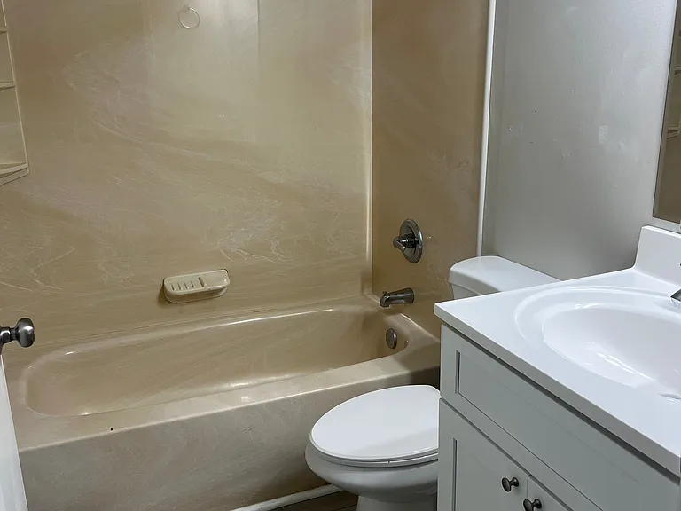 1133 Railroad Dr — Photo 8