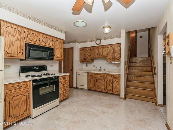 2nd image of 11042 New York Ct #183