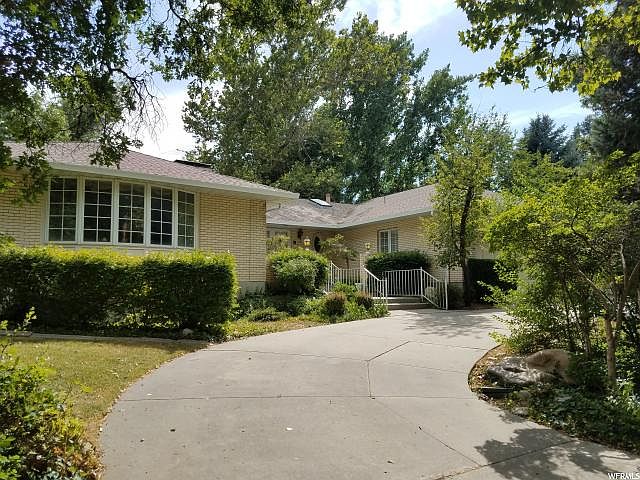 1st image of 2822 E Shady Brook Ln