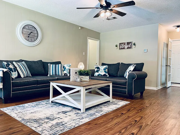 2484 Royal Carriage Dr #- — Photo 7