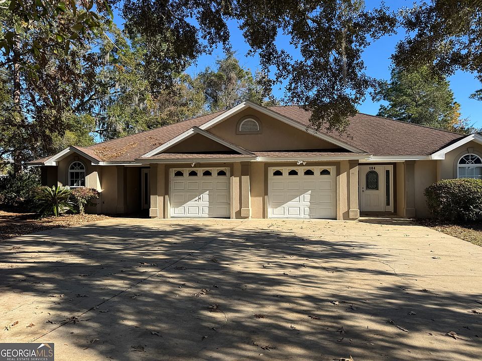 1st image of 104/106 Windridge Dr