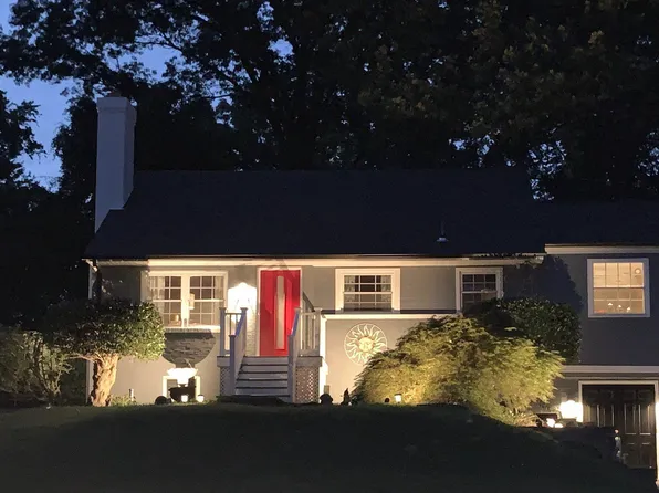 3105 Holiday Dr, Brookeville, MD 20833