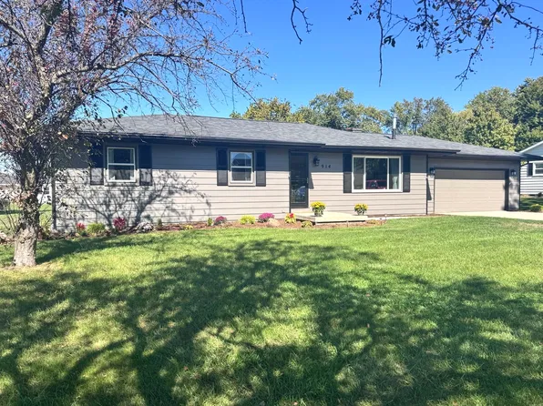 914 E Boyer St, Gibson City, IL 60936