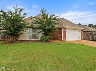 107 Meadowcreek Dr, Brandon, MS 39042