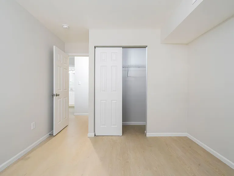 Oak Forest Apartments — Photo 8