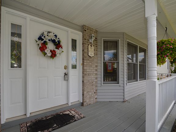 5th image of 84 Kristin Dr