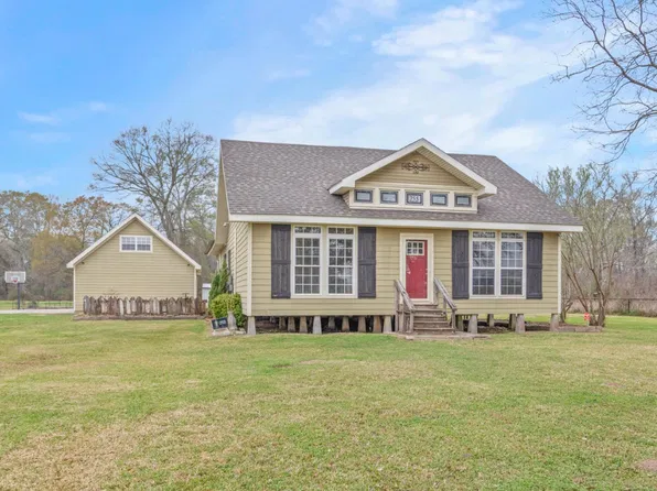 255 Saint Raphael Dr, Church Point, LA 70525