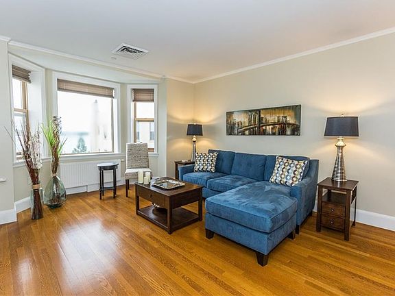 4th image of 1180 Narragansett Blvd APT E6
