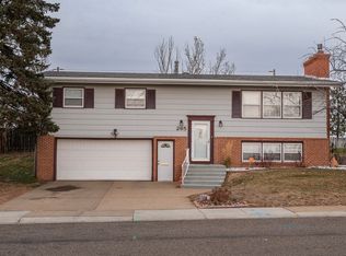 265 12th St E, Dickinson, ND 58601