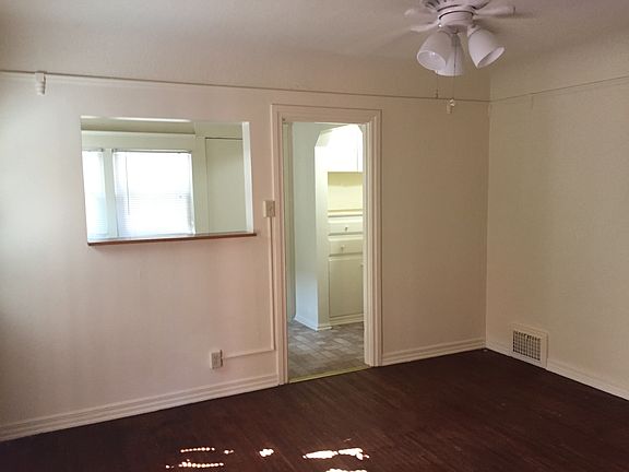 3rd image of 2128 1/2 E Florida St