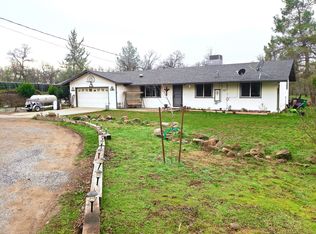 11700 Milton Park Ln, Redding, CA 96003