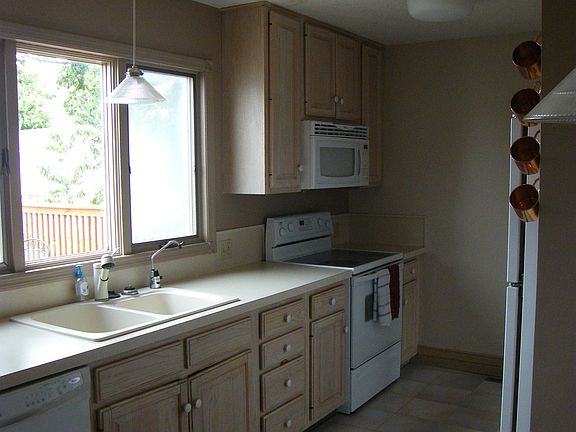 4th image of 1815 W 42nd St