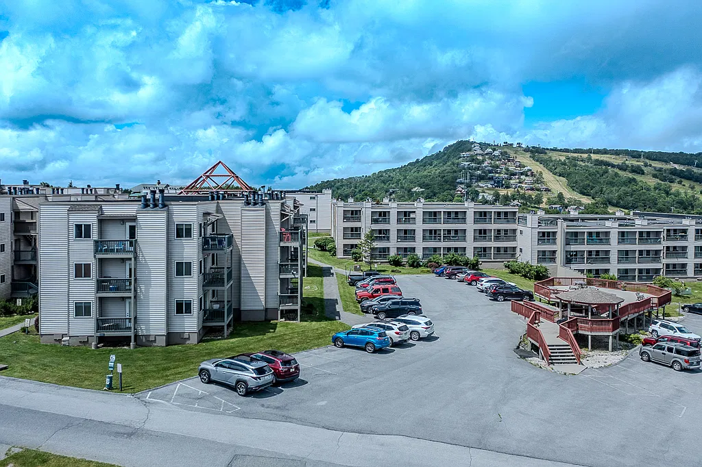 301 Pinnacle Inn Rd — Photo 1
