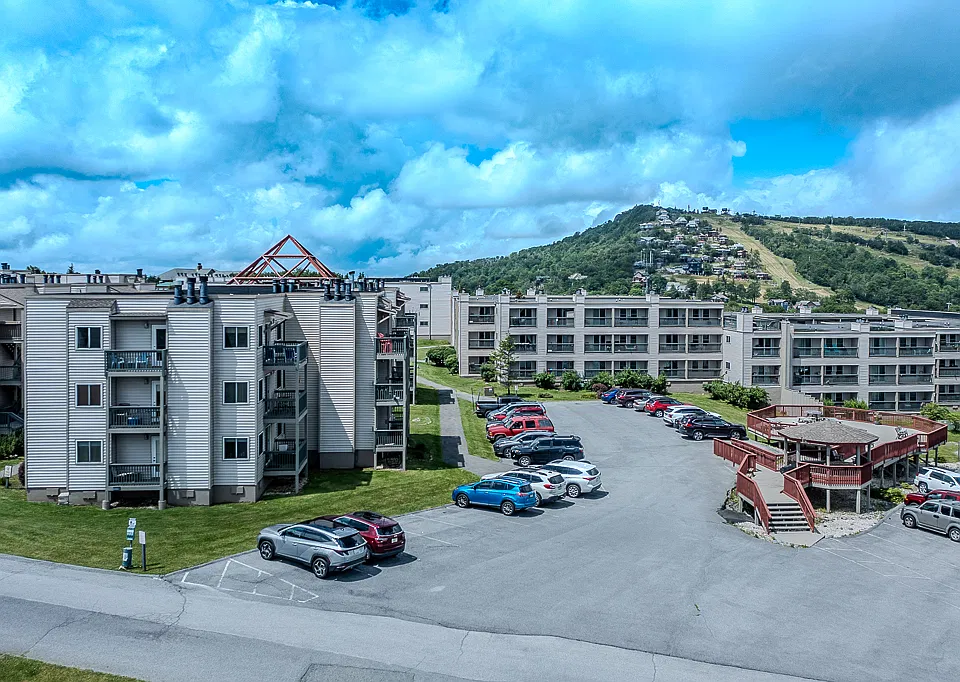 301 Pinnacle Inn Rd #2201