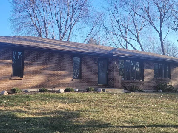 6266 Halverson Dr, Rockford, IL 61109