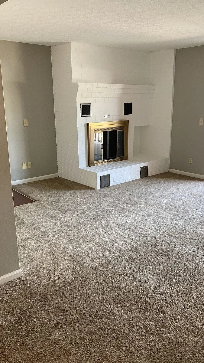 Building Photo - 1010 Blue Ridge Dr #5