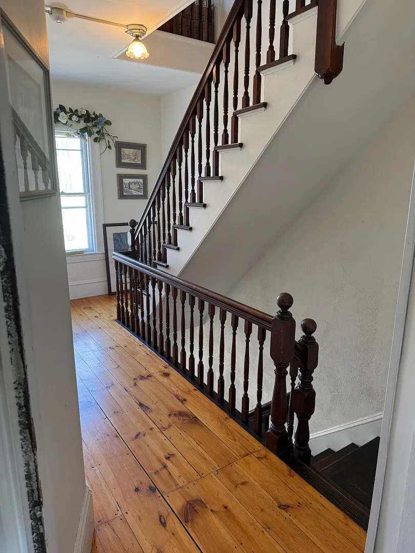 553 Dubuque St - Unit 3 — Photo 1