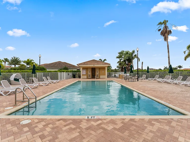 10552 SW Toren Way — Photo 40