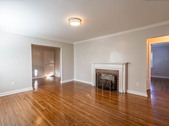 3rd image of 1341 S Erie Ave