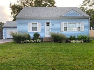 8 Penrod Ave, Riverside, RI 02915