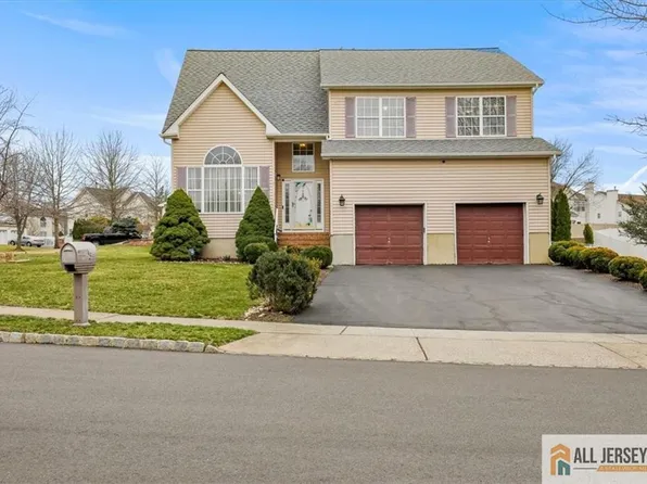 34 Gate Ln, Old Bridge, NJ 08857