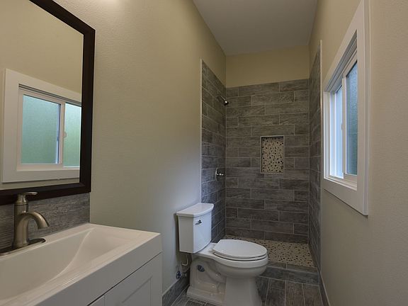 4th image of 2132-2134 NW Aspen Ave